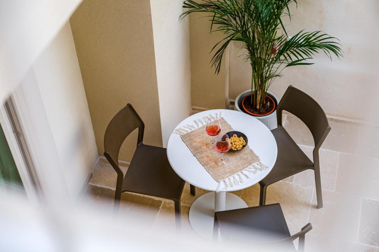 Helloapulia Charming Palazzo Clemente - Self-Catering Suites With Aircondition โมโนโปลี ภายนอก รูปภาพ