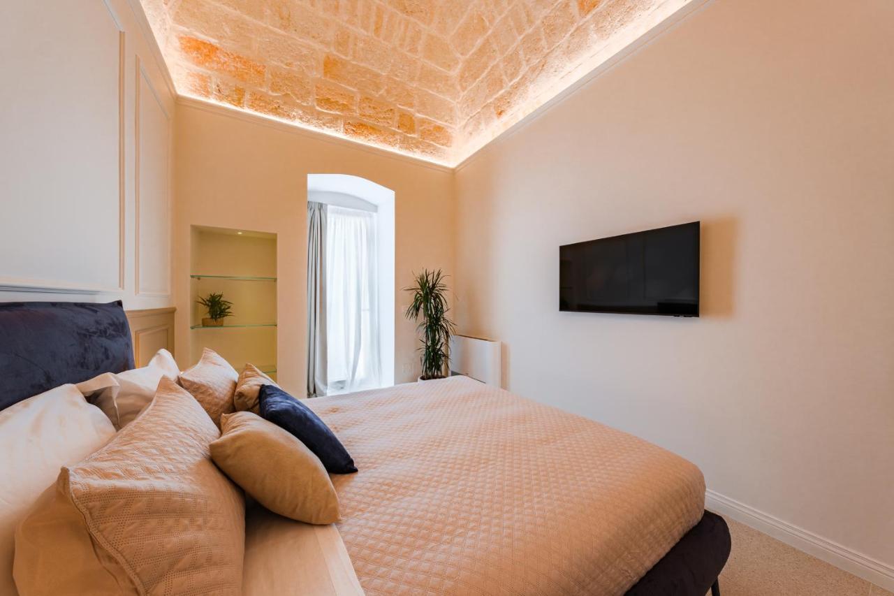 Helloapulia Charming Palazzo Clemente - Self-Catering Suites With Aircondition โมโนโปลี ภายนอก รูปภาพ