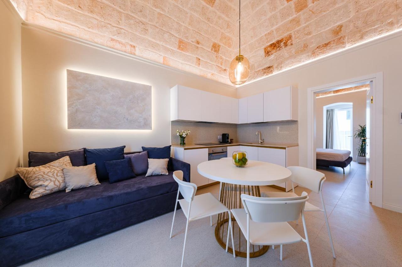 Helloapulia Charming Palazzo Clemente - Self-Catering Suites With Aircondition โมโนโปลี ภายนอก รูปภาพ