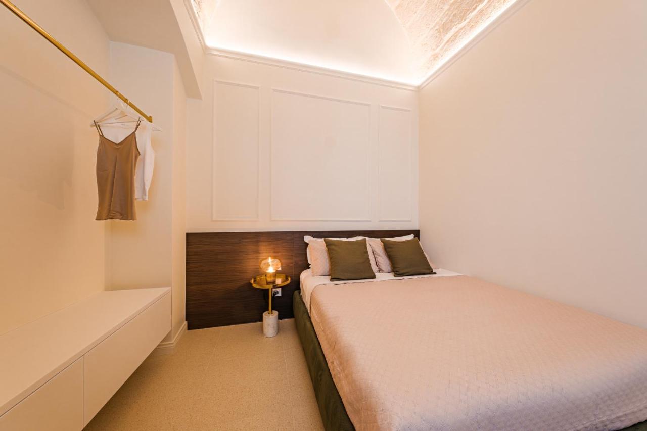 Helloapulia Charming Palazzo Clemente - Self-Catering Suites With Aircondition โมโนโปลี ภายนอก รูปภาพ