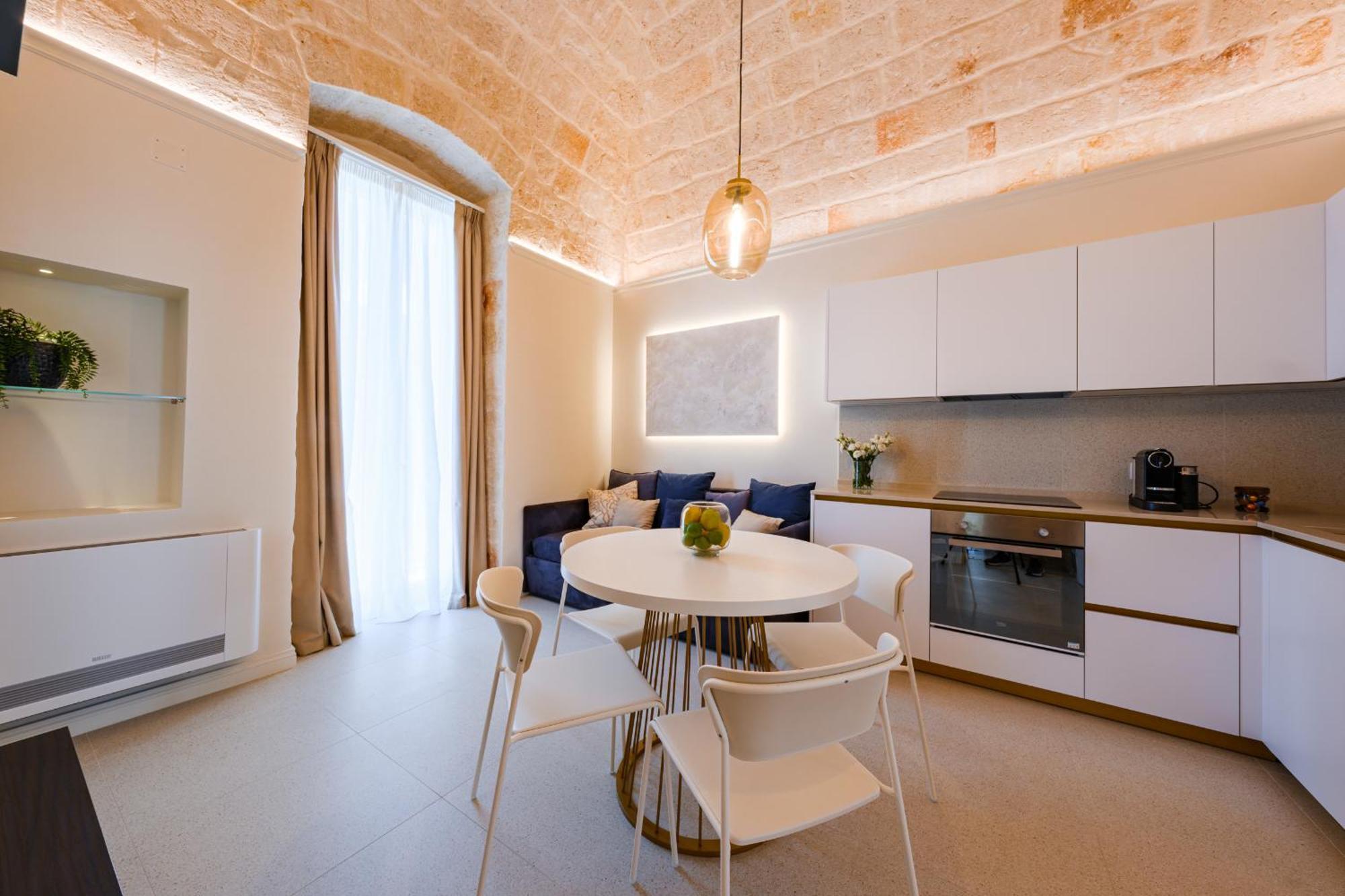 Helloapulia Charming Palazzo Clemente - Self-Catering Suites With Aircondition โมโนโปลี ภายนอก รูปภาพ